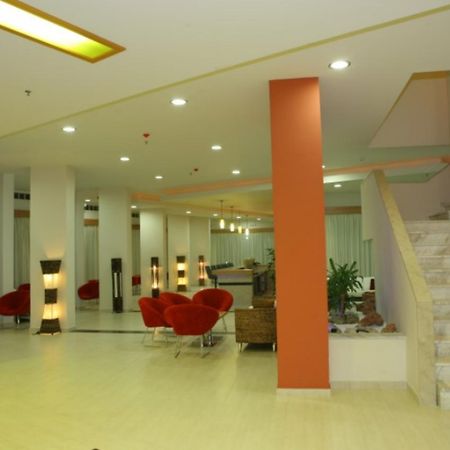 Relax Hotel Колимбия Екстериор снимка
