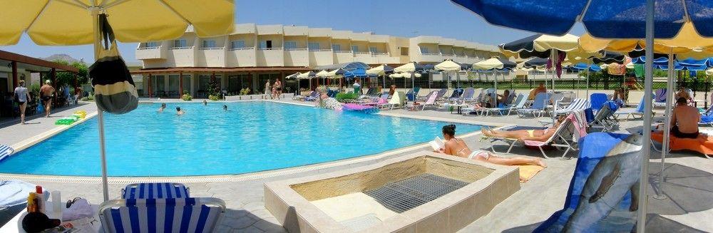 Relax Hotel Колимбия Екстериор снимка