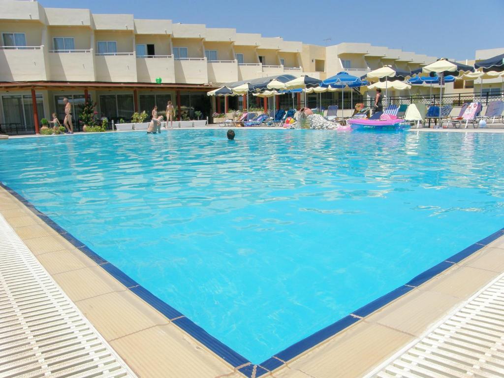 Relax Hotel Колимбия Екстериор снимка