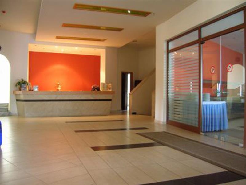 Relax Hotel Колимбия Екстериор снимка