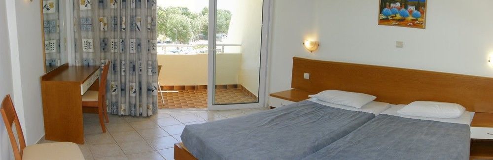 Relax Hotel Колимбия Екстериор снимка