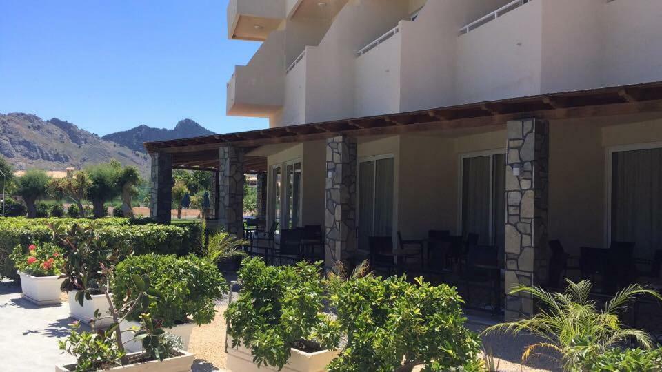 Relax Hotel Колимбия Екстериор снимка