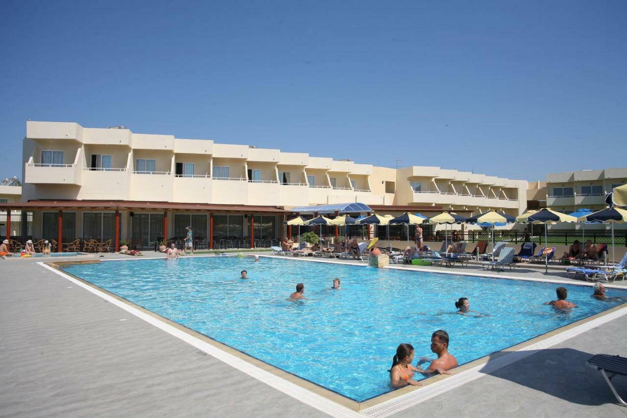 Relax Hotel Колимбия Екстериор снимка